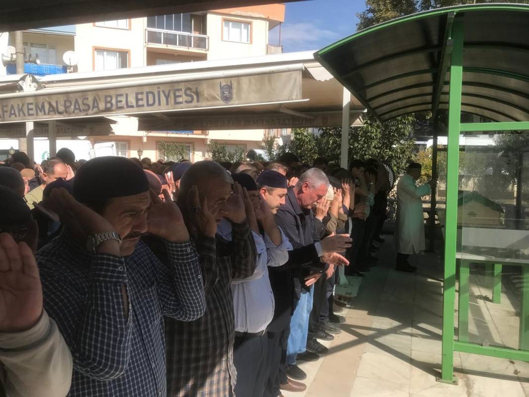 Manisa'daki katliam gibi kazada yaşamını yitirmişti: Konya'da gözyaşları içinde defnedildi 7